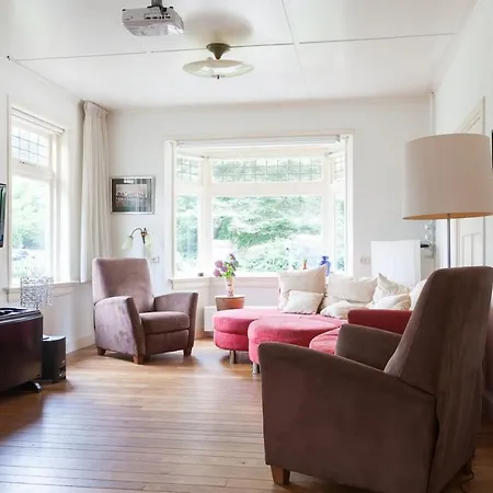 Vrijstaande Woning Tegenover Museum Apartment *